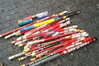 Za zapálenou petardu dostal mladík v Táboře pokutu. Začala platit novela zákona o pyrotechnice - Novinky